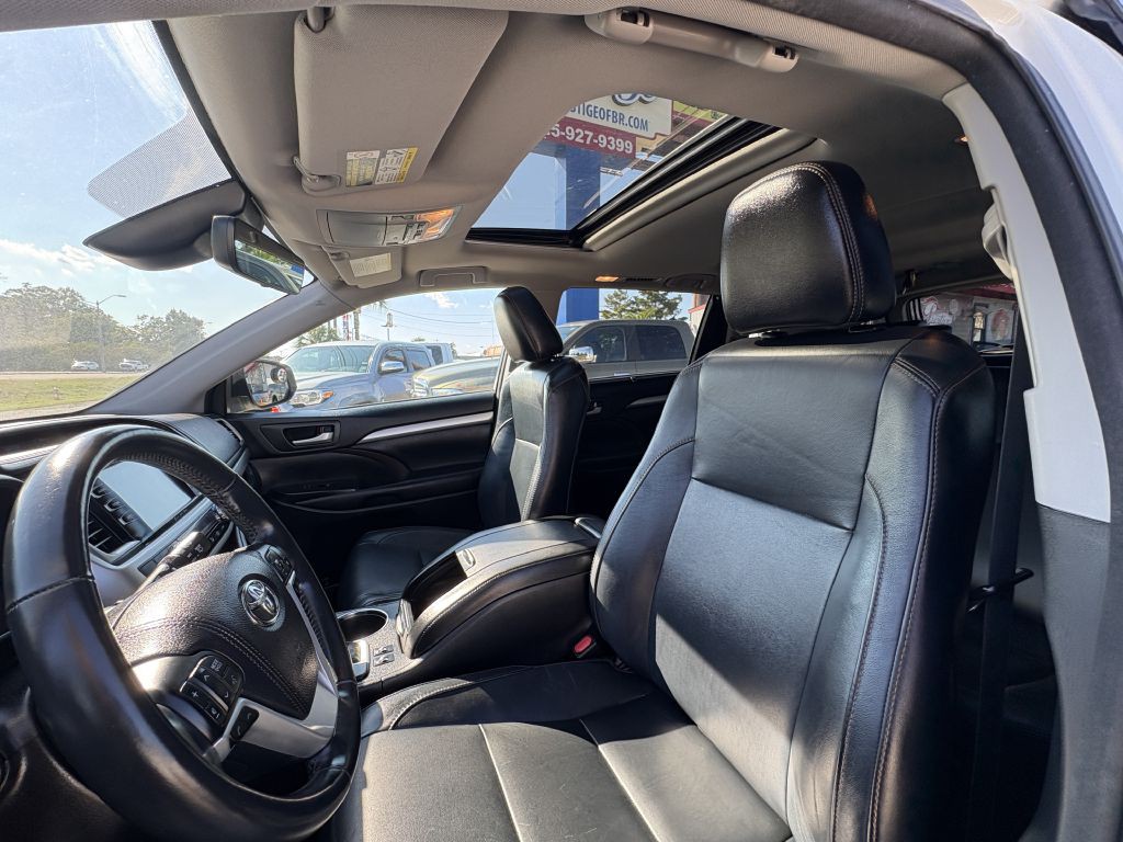 2017 Toyota Highlander Image 9