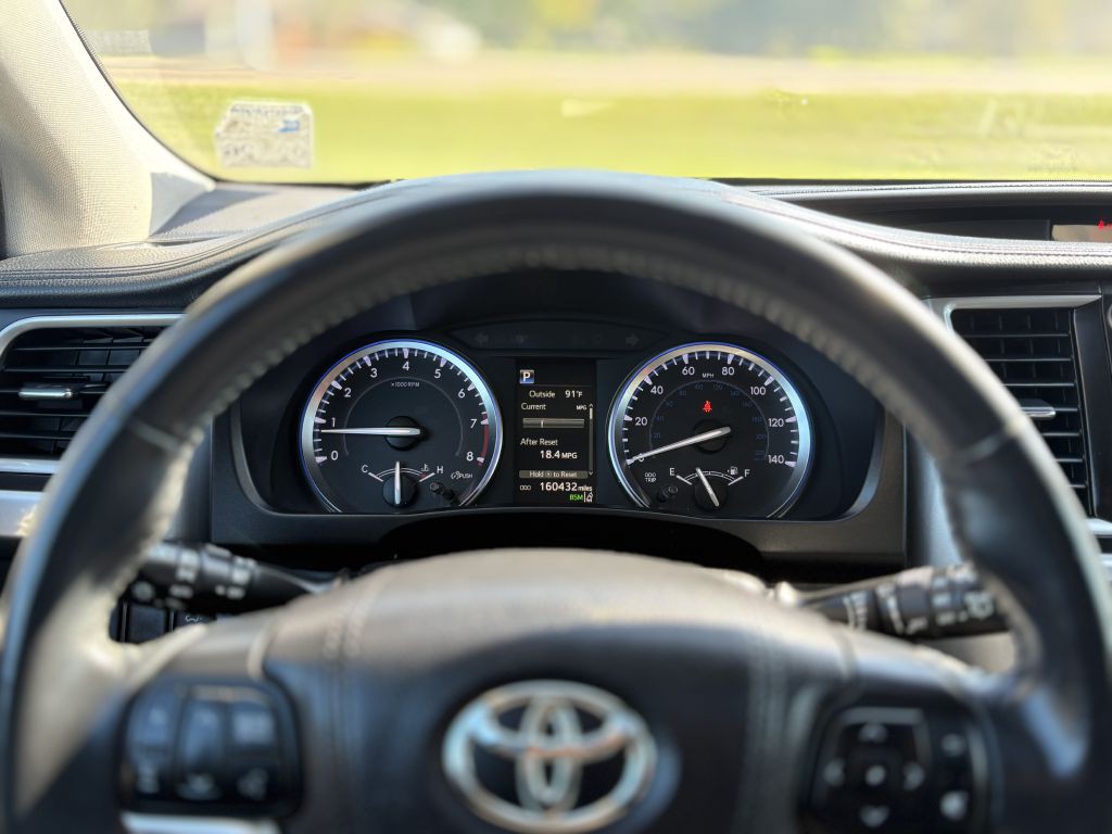 2017 Toyota Highlander Image 14