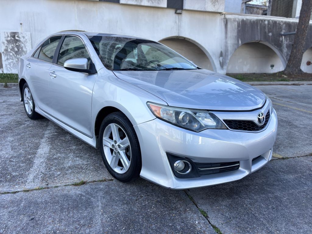 2012 Toyota Camry Image 3