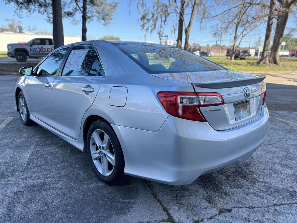 2012 Toyota Camry Image 6