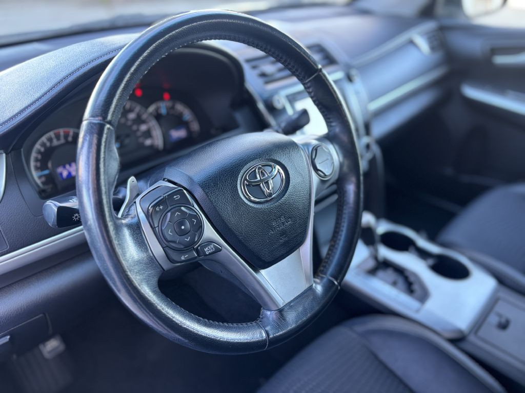 2012 Toyota Camry Image 12