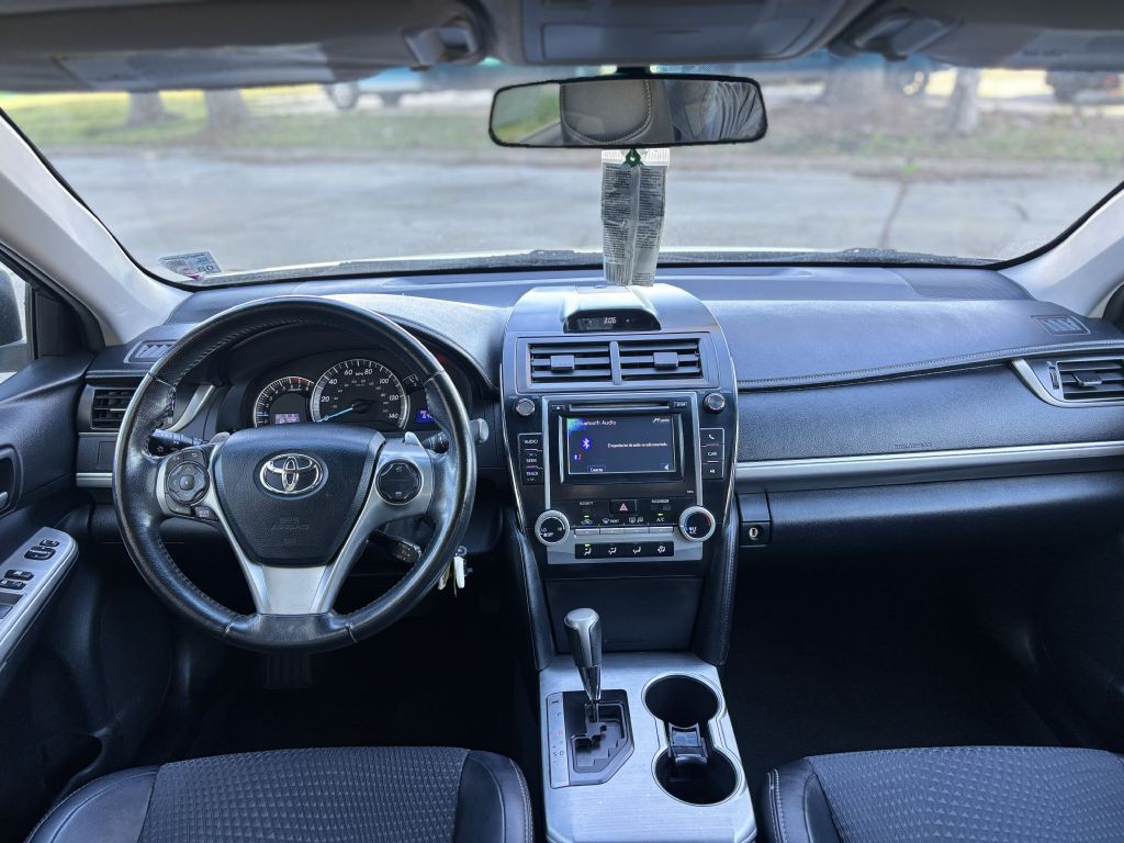 2012 Toyota Camry Image 14