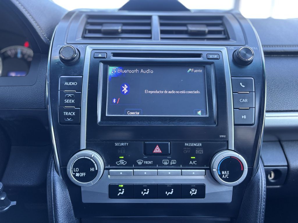2012 Toyota Camry Image 16