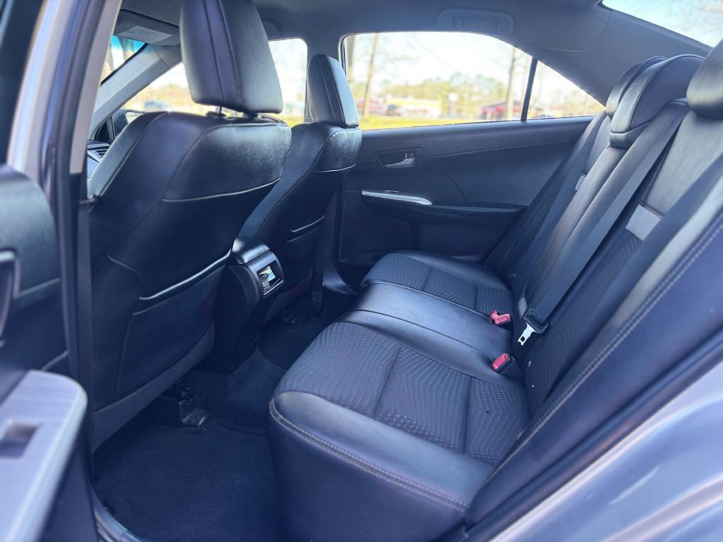 2012 Toyota Camry Image 18