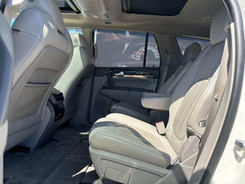 2013 Buick Enclave Image 16