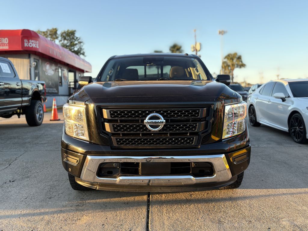 2020 Nissan Titan Image 2