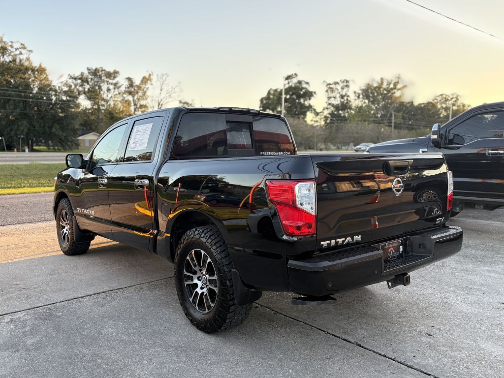 2020 Nissan Titan Image 5