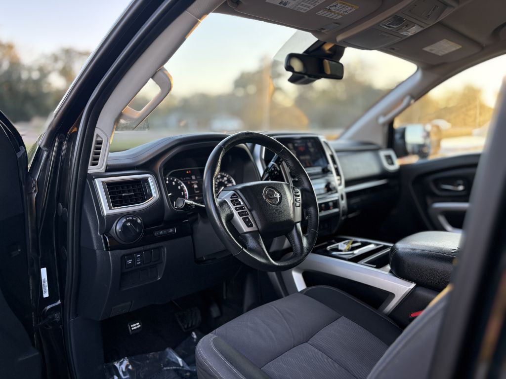 2020 Nissan Titan Image 8