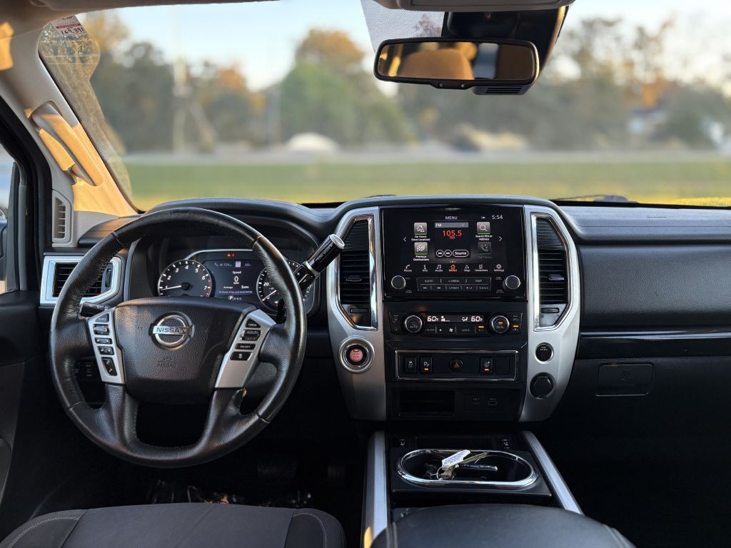 2020 Nissan Titan Image 11
