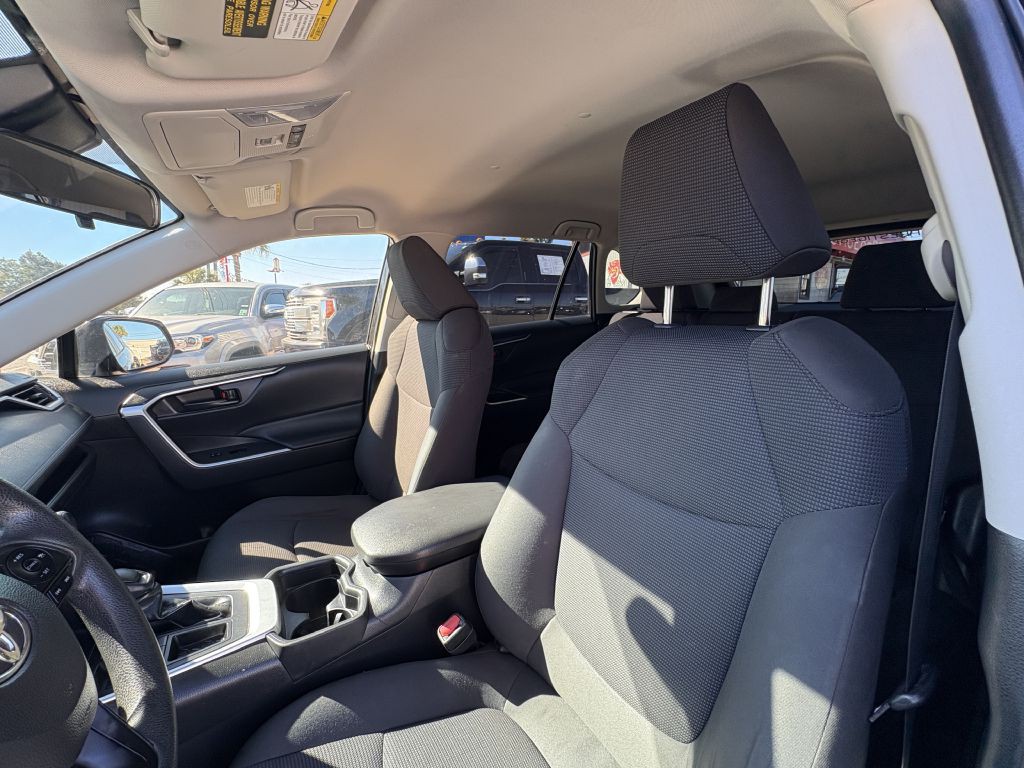 2019 Toyota Rav4 Image 9