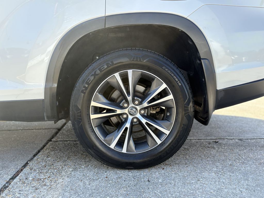 2019 Toyota Highlander Image 6