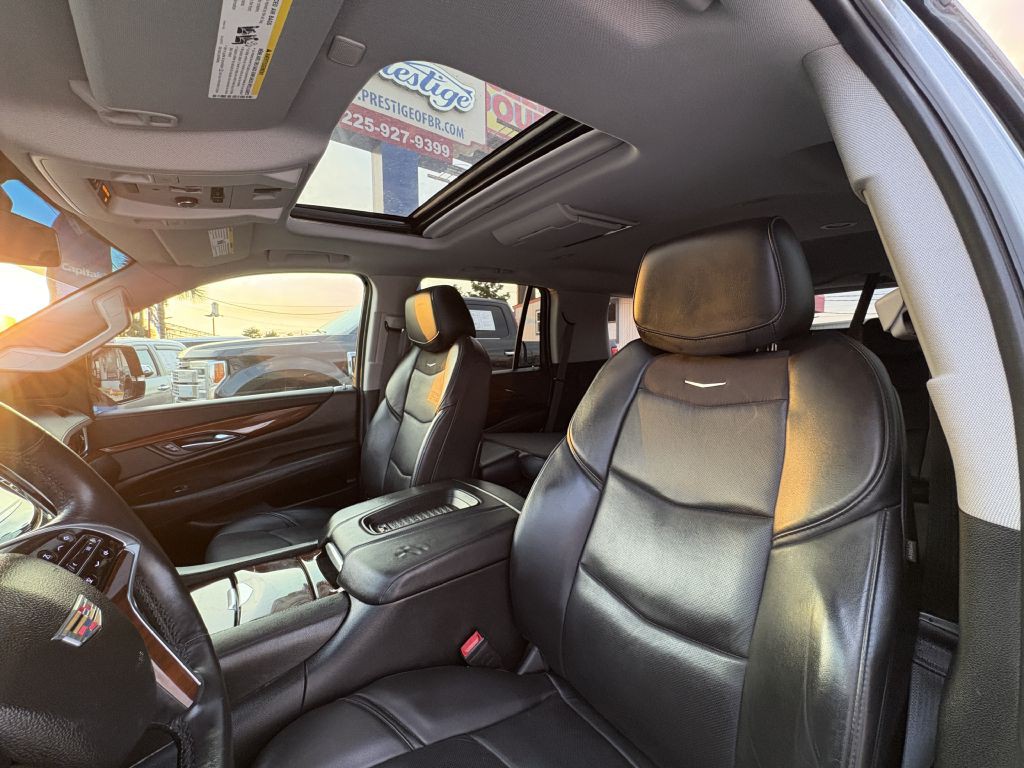 2018 Cadillac Escalade Image 9