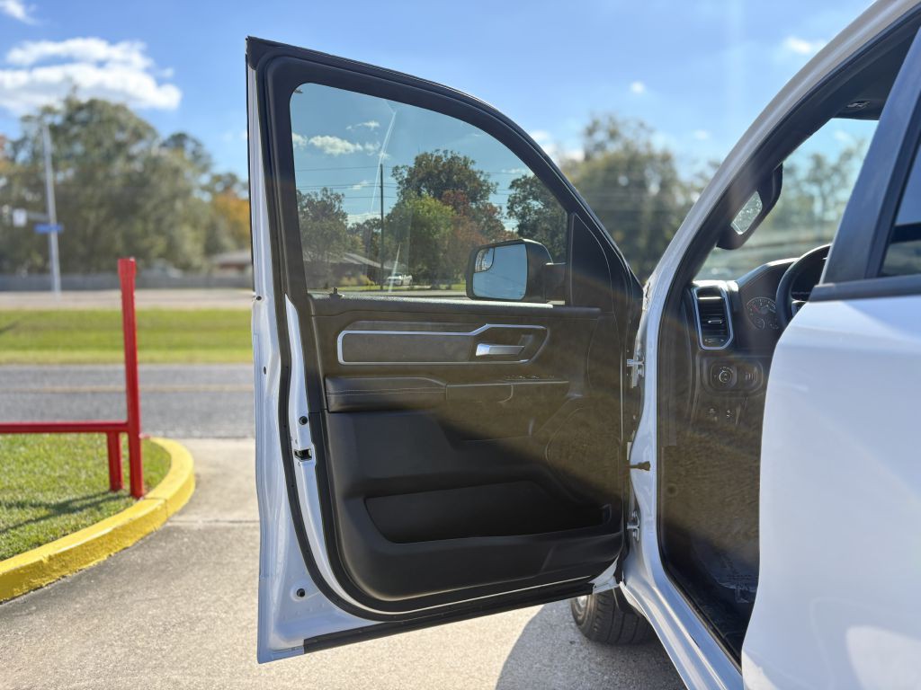 2022 RAM 1500 Image 8