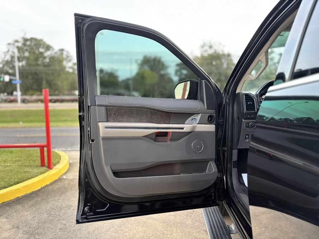 2019 Ford Expedition Image 8