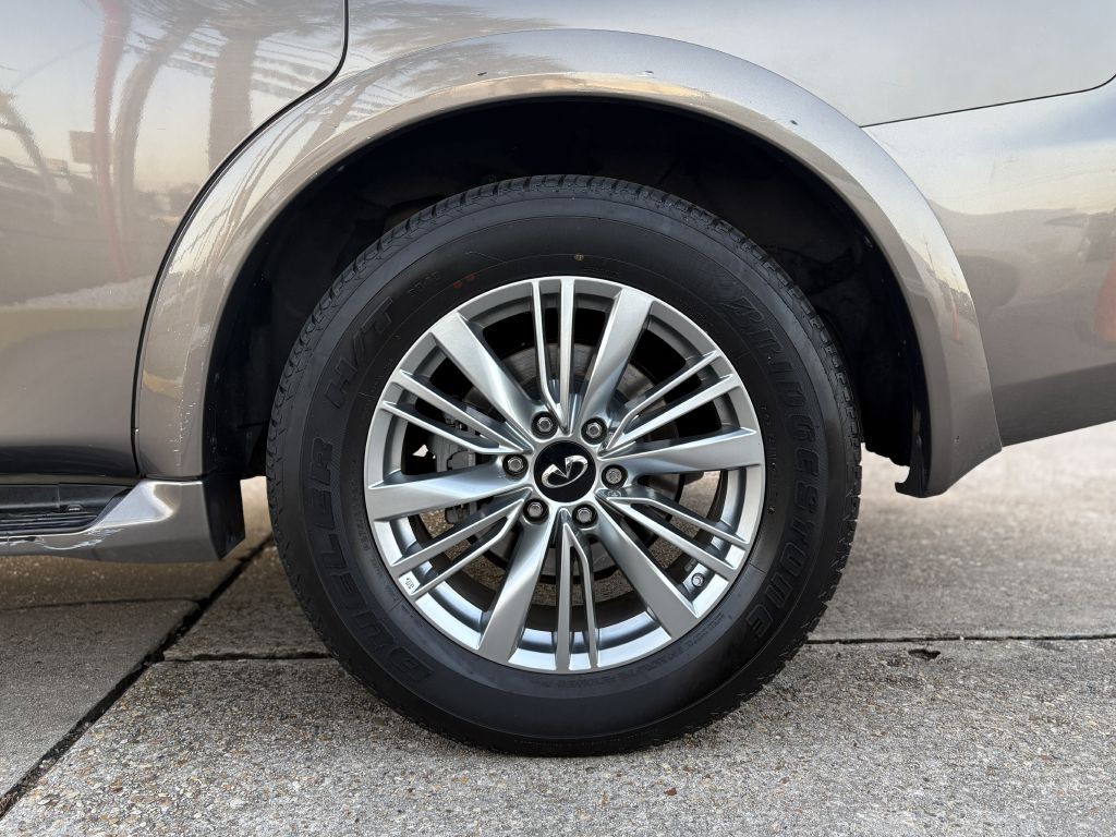 2018 INFINITI QX80 Image 6