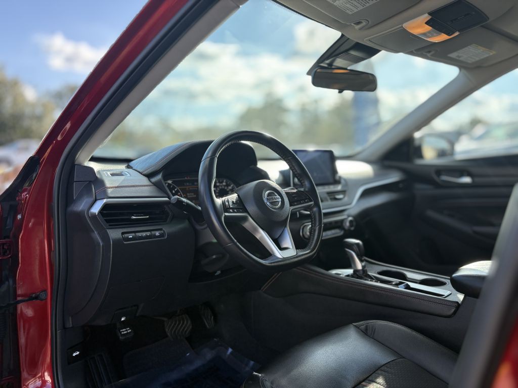 2020 Nissan Altima Image 8