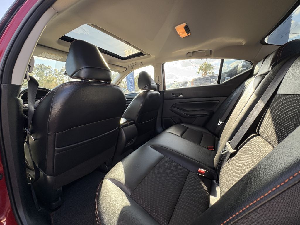 2020 Nissan Altima Image 10