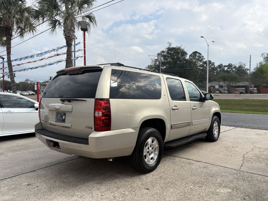 2010 Chevrolet Suburban Image 4
