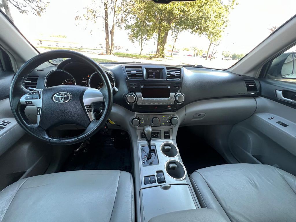 2012 Toyota Highlander Image 7