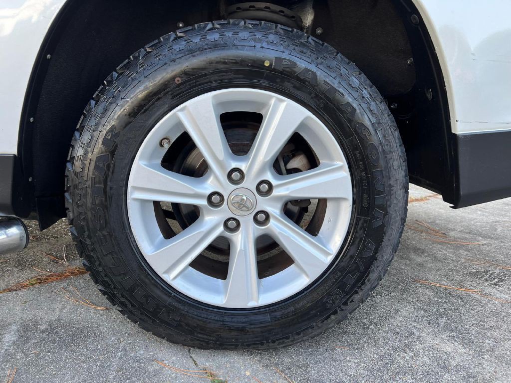 2012 Toyota Highlander Image 8