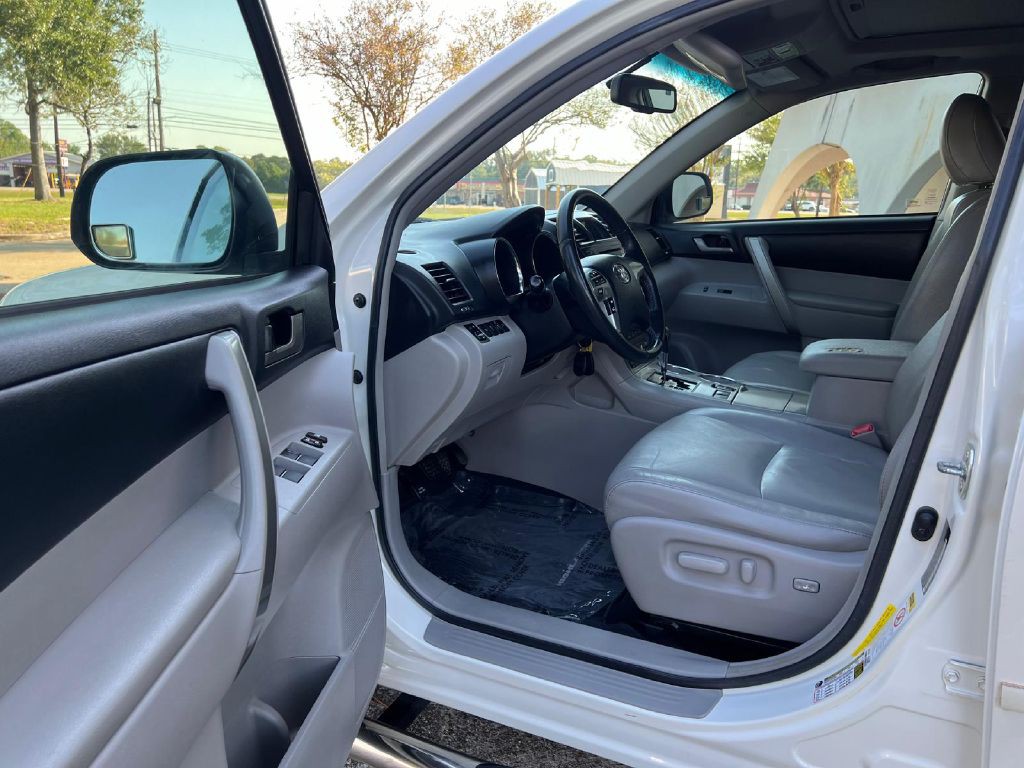 2012 Toyota Highlander Image 9