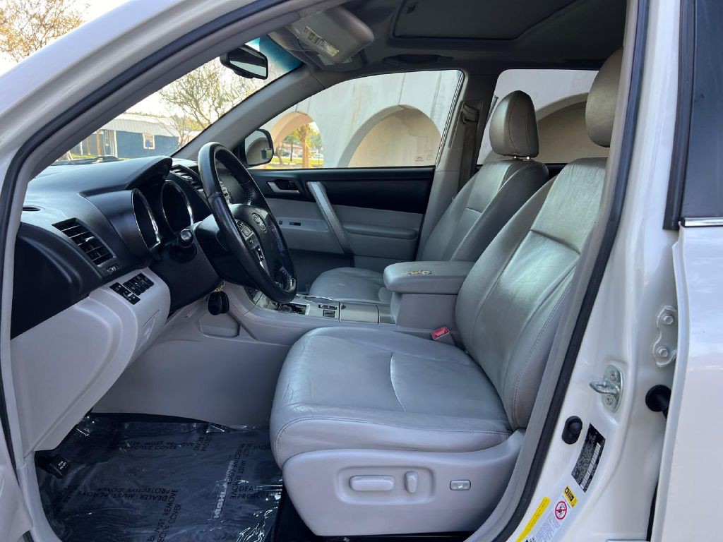 2012 Toyota Highlander Image 10