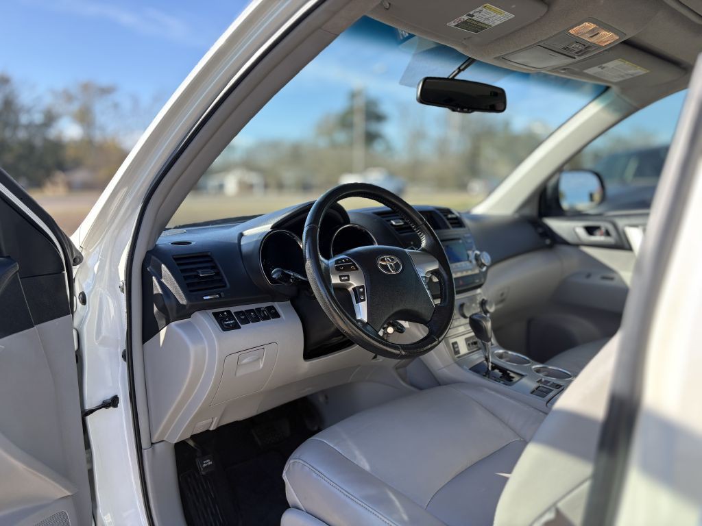 2012 Toyota Highlander Image 8