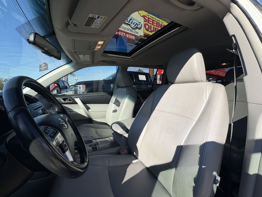 2012 Toyota Highlander Image 9