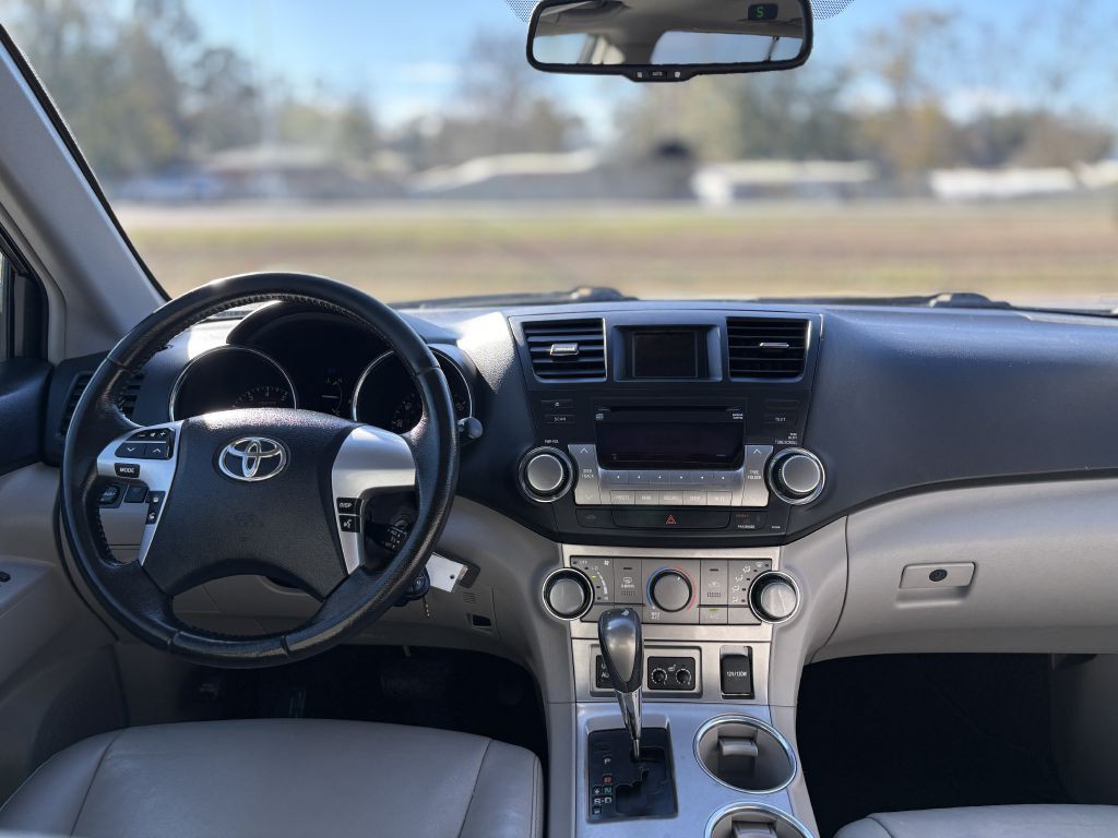 2012 Toyota Highlander Image 11