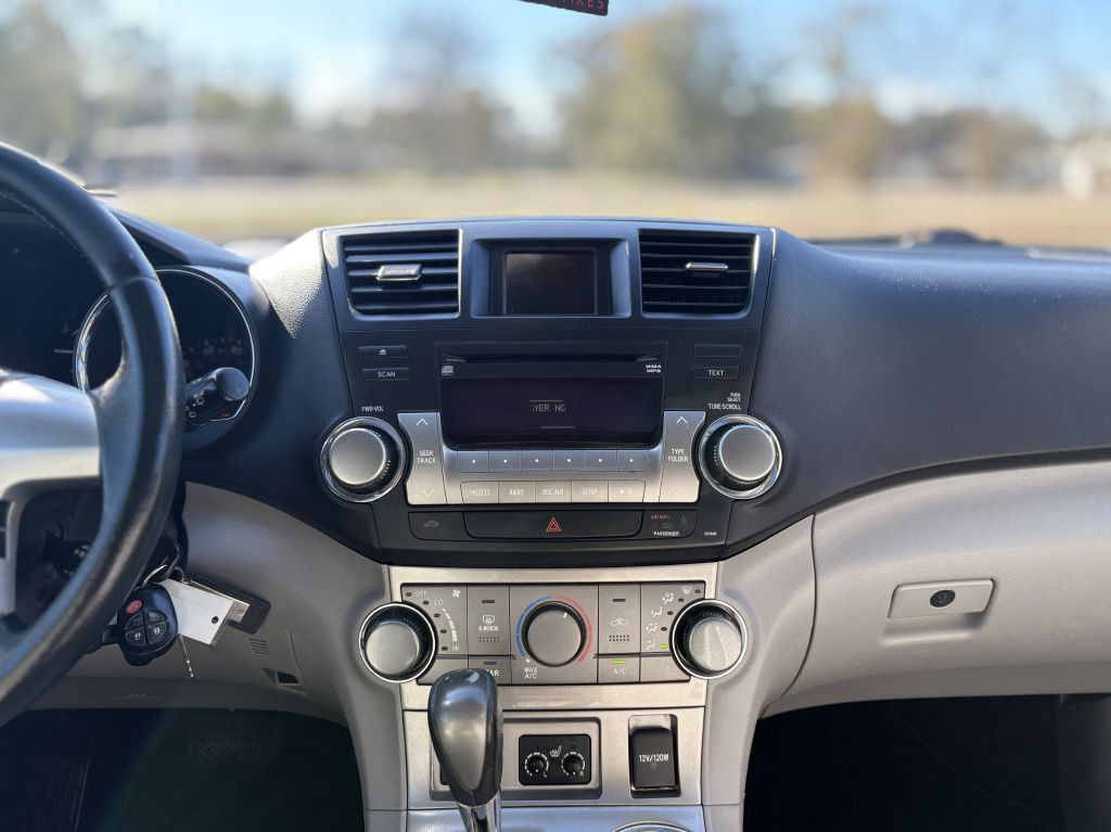 2012 Toyota Highlander Image 12