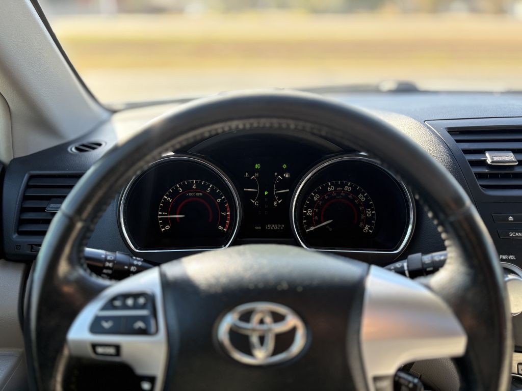 2012 Toyota Highlander Image 13
