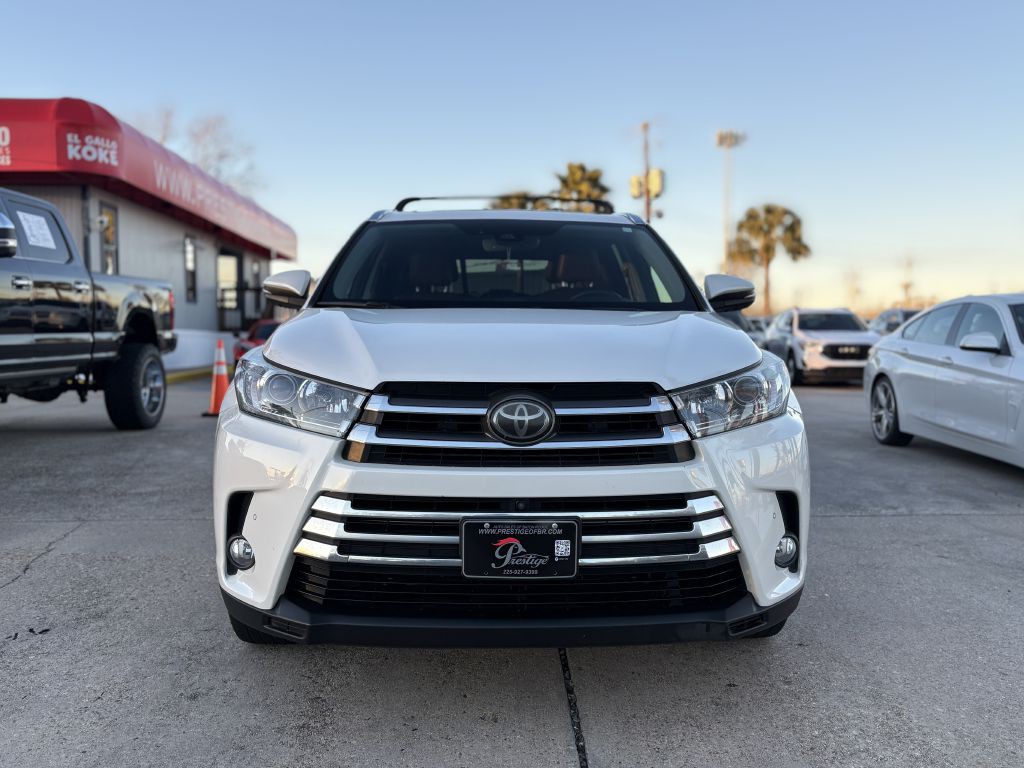 2018 Toyota Highlander Image 2