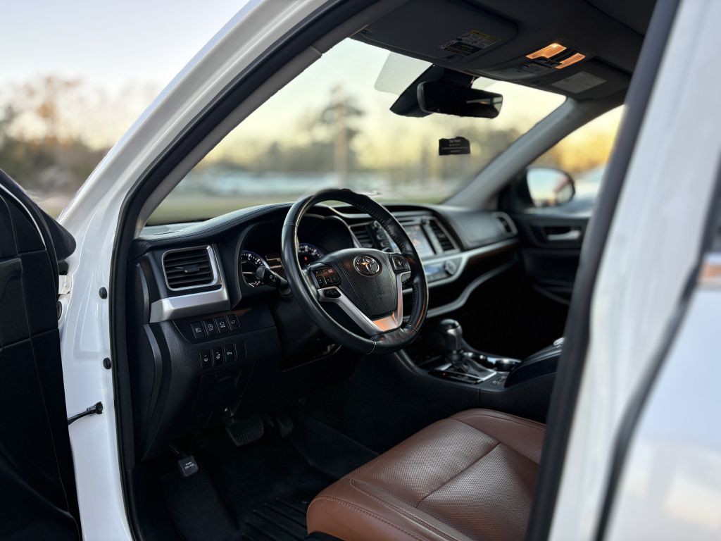 2018 Toyota Highlander Image 8