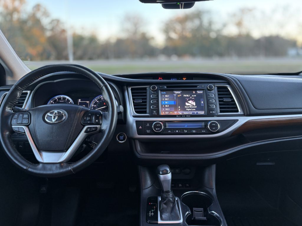 2018 Toyota Highlander Image 12