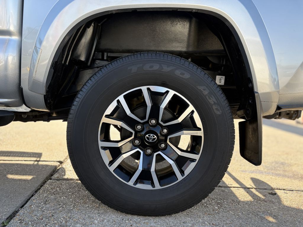 2023 Toyota Tacoma Image 8