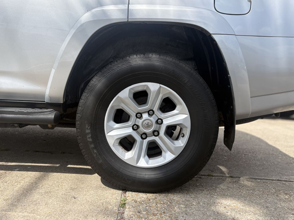 2016 Toyota 4Runner Image 6