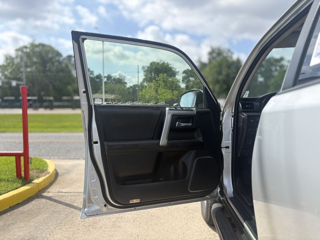 2016 Toyota 4Runner Image 7