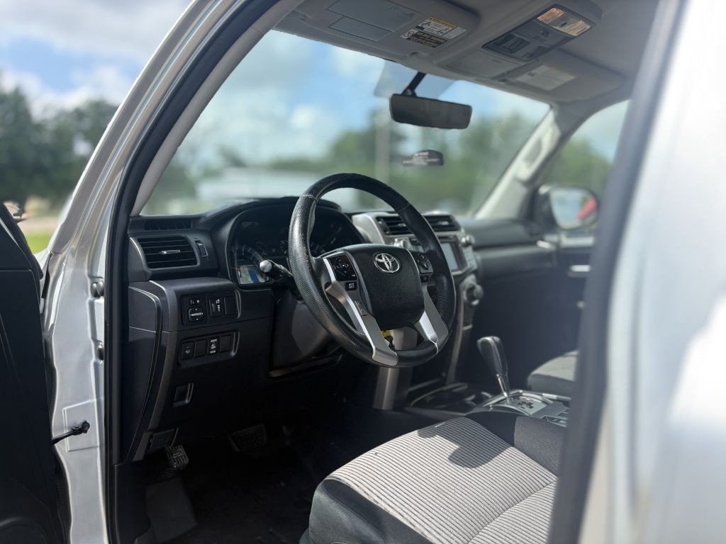 2016 Toyota 4Runner Image 8