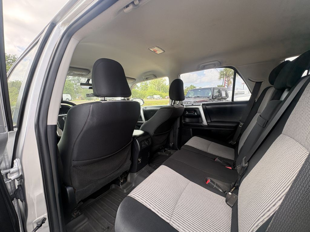 2016 Toyota 4Runner Image 10