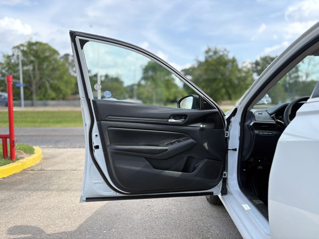 2024 Nissan Altima Image 7