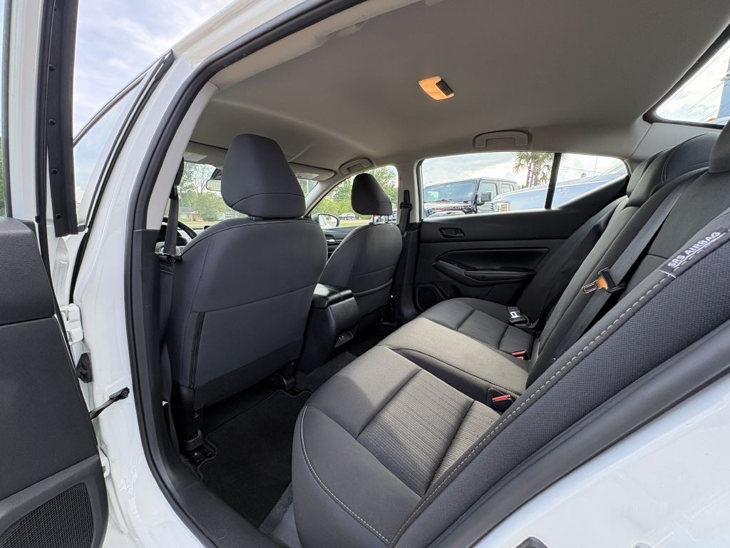 2024 Nissan Altima Image 10