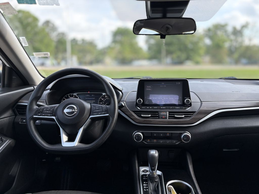 2024 Nissan Altima Image 11