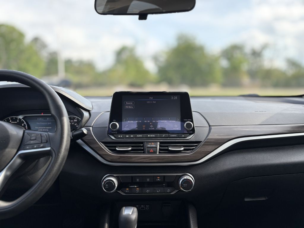 2024 Nissan Altima Image 12