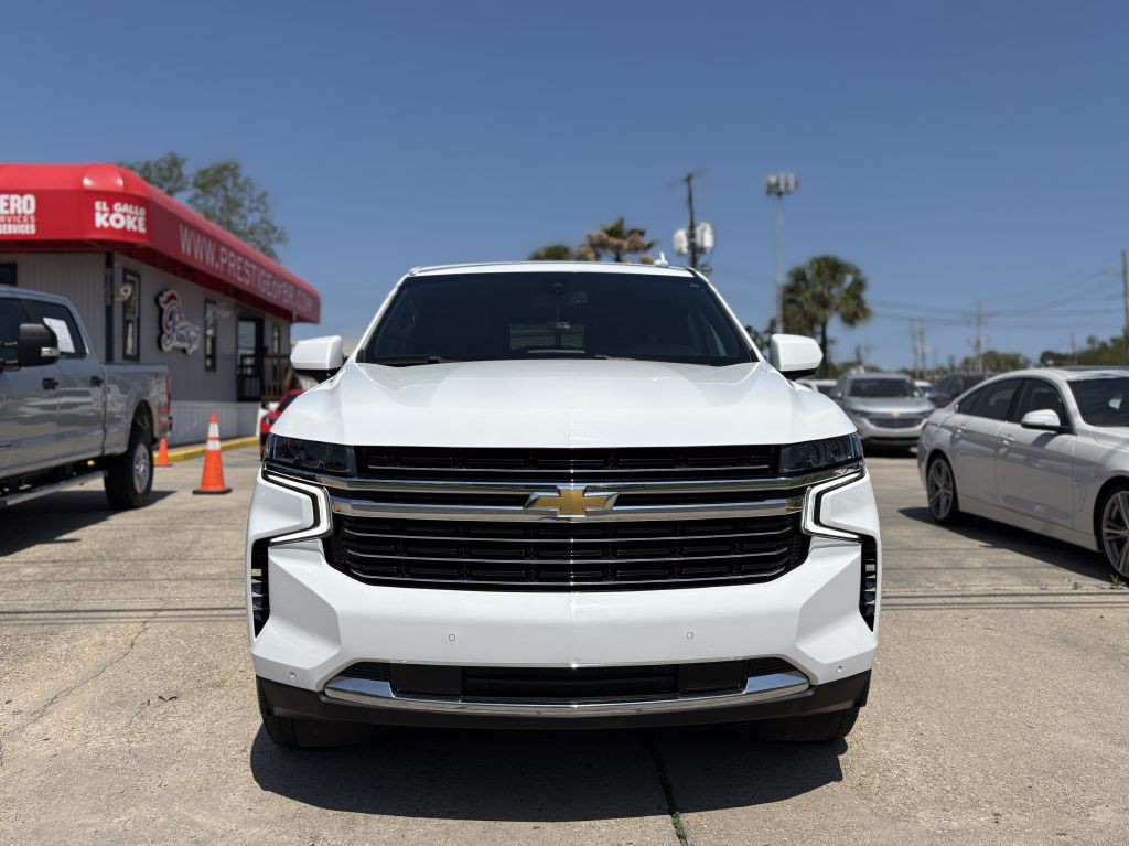 2022 Chevrolet Suburban Image 2