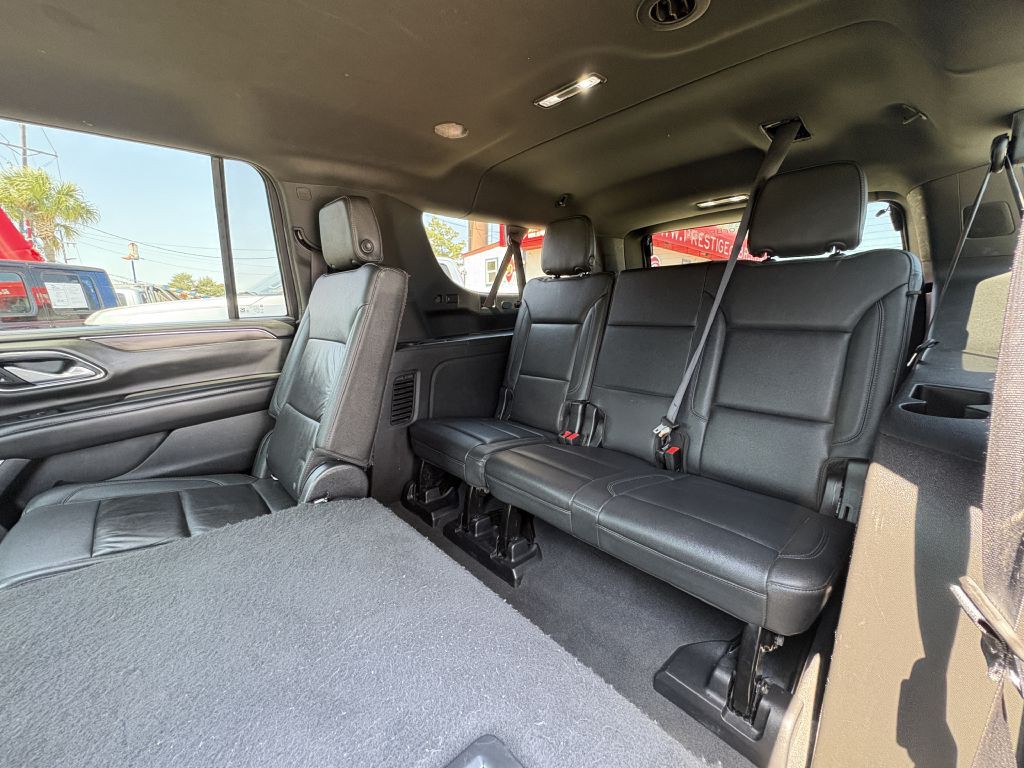 2022 Chevrolet Suburban Image 12