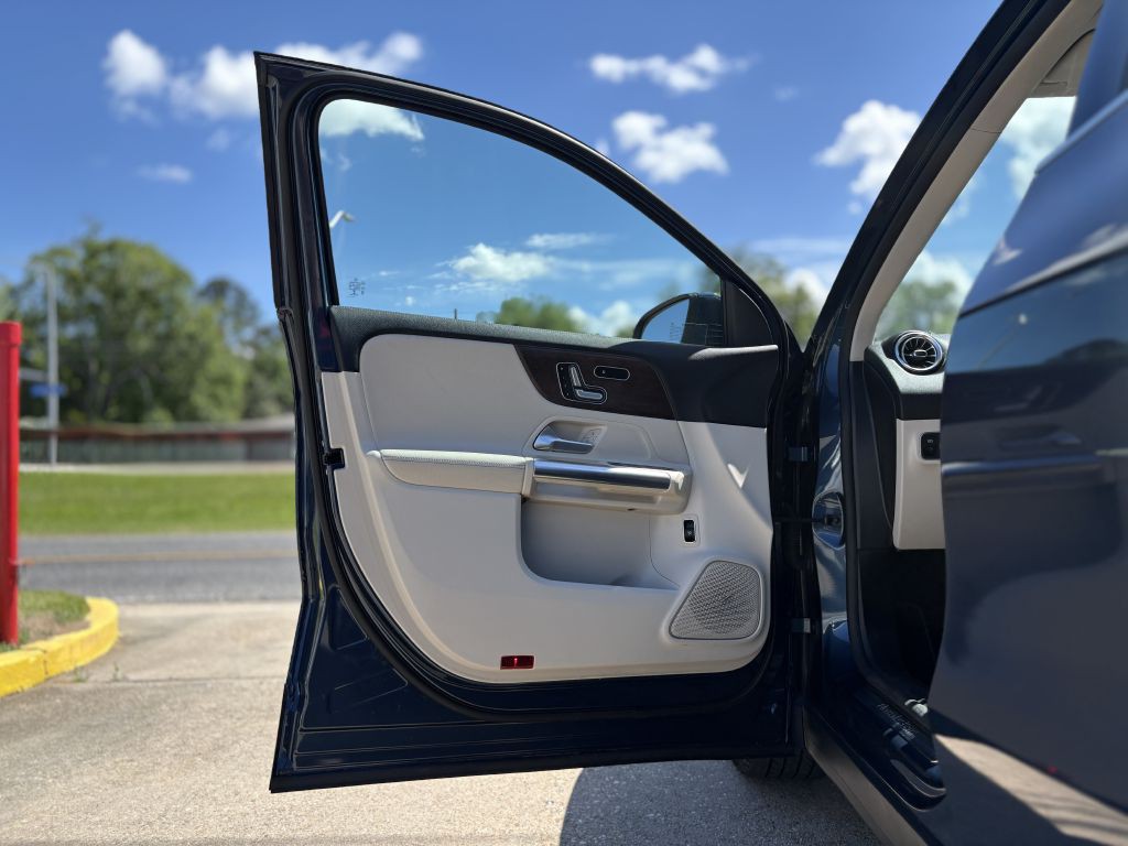 2021 Mercedes-Benz GLA-Class Image 7