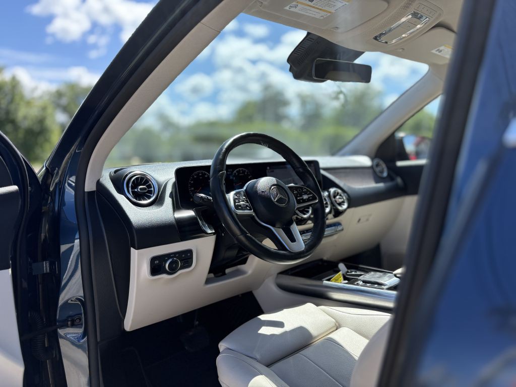 2021 Mercedes-Benz GLA-Class Image 8
