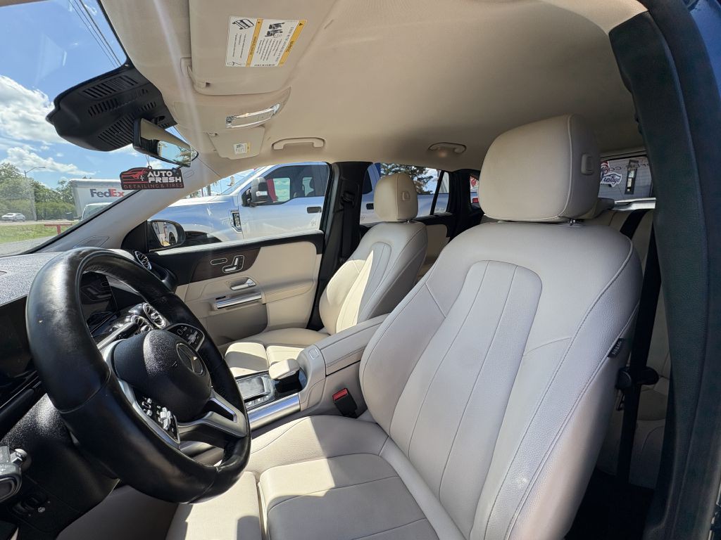 2021 Mercedes-Benz GLA-Class Image 9