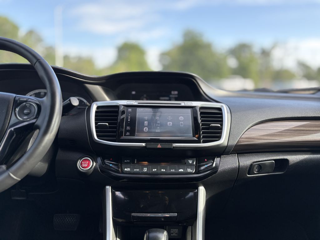 2016 Honda Accord Image 12