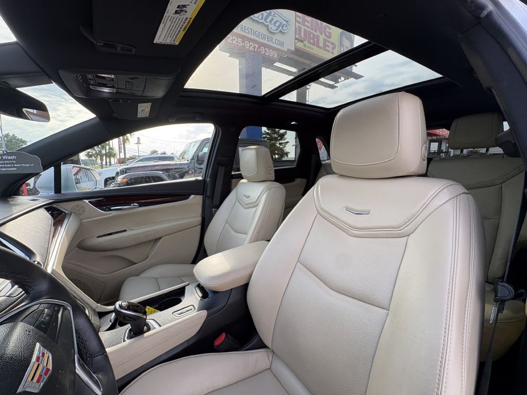 2017 Cadillac XT5 Image 9